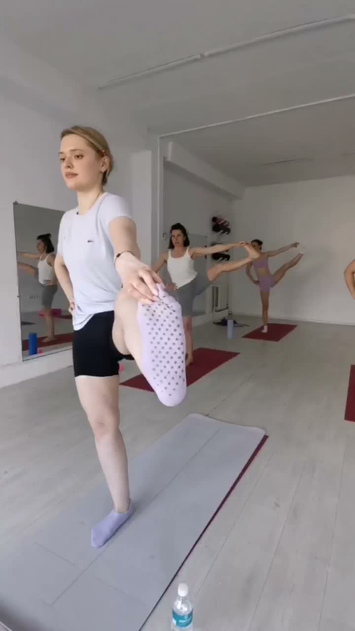 Смотреть видео из жизни студии Yoga Olga 2